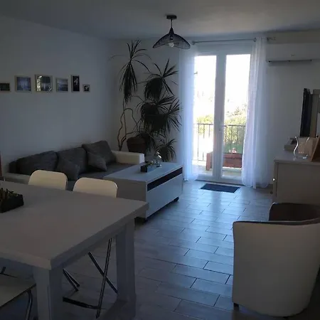 Jolie Petite Maison De Charme Dans Quartier Boise Feriehus