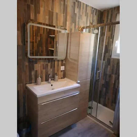 Jolie Petite Maison De Charme Dans Quartier Boise Feriehus Vallauris